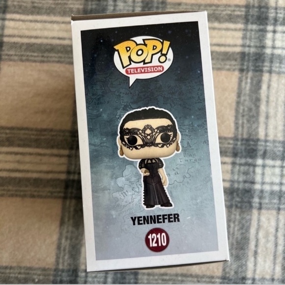 Netflix The Witcher Yennefer Funko Pop #1210 - Picture 2 of 6